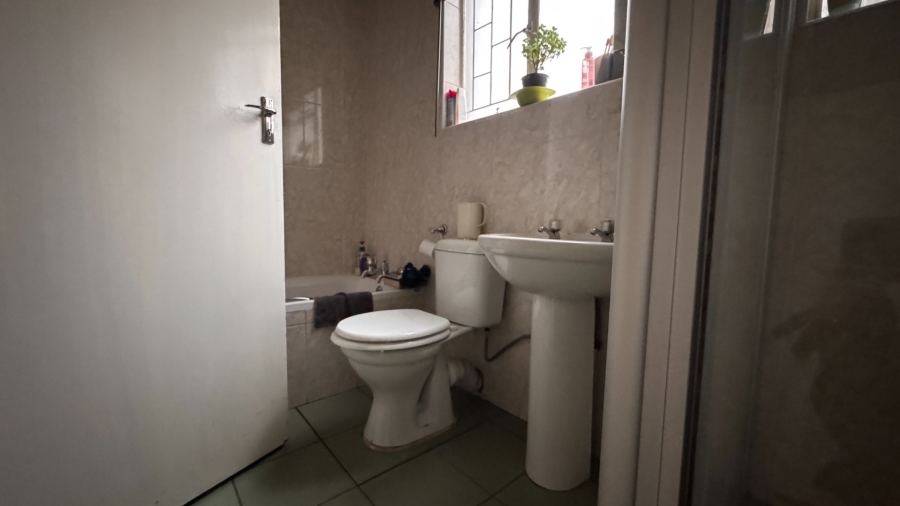 3 Bedroom Property for Sale in Three Rivers Proper Gauteng