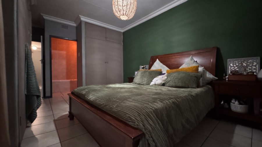 3 Bedroom Property for Sale in Three Rivers Proper Gauteng
