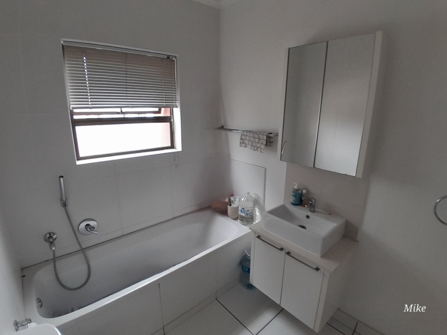 To Let 2 Bedroom Property for Rent in Barbeque Downs Gauteng