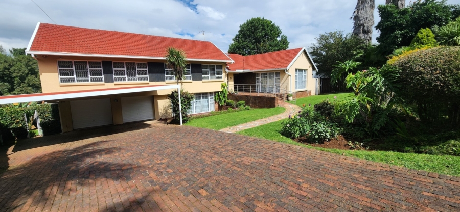 6 Bedroom Property for Sale in De Wetshof Gauteng