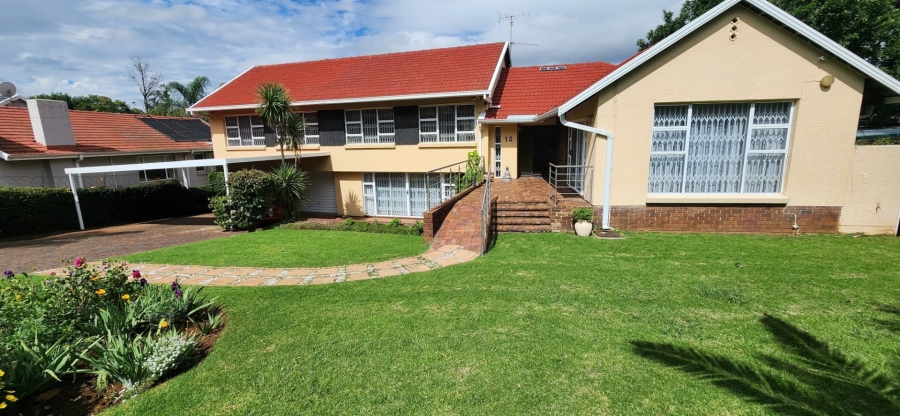 6 Bedroom Property for Sale in De Wetshof Gauteng