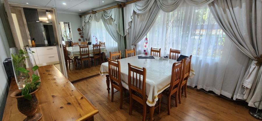 6 Bedroom Property for Sale in De Wetshof Gauteng