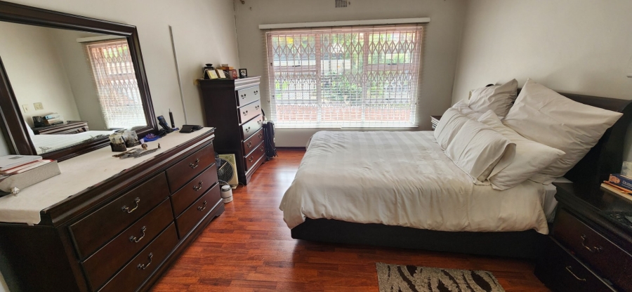 6 Bedroom Property for Sale in De Wetshof Gauteng