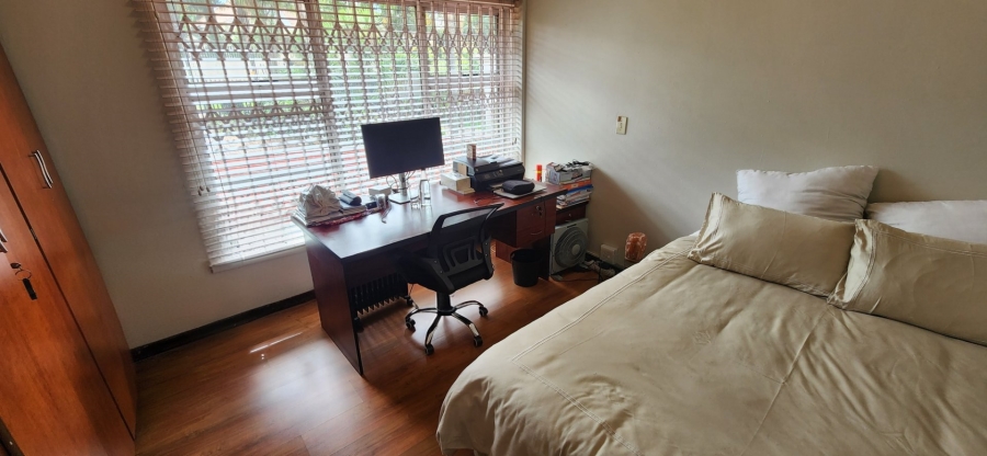 6 Bedroom Property for Sale in De Wetshof Gauteng