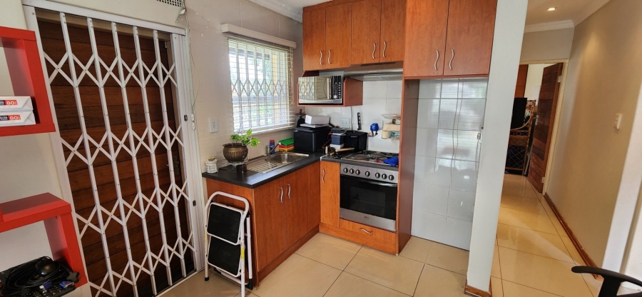 6 Bedroom Property for Sale in De Wetshof Gauteng