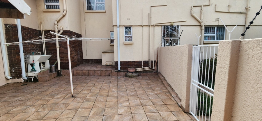 6 Bedroom Property for Sale in De Wetshof Gauteng