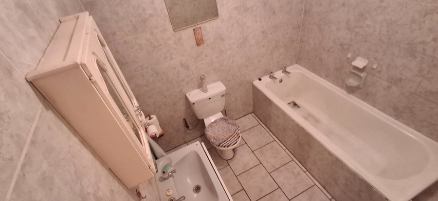 3 Bedroom Property for Sale in Mountain View Gauteng