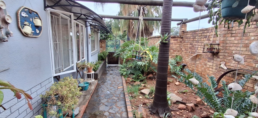3 Bedroom Property for Sale in Mountain View Gauteng