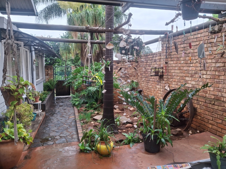 3 Bedroom Property for Sale in Mountain View Gauteng