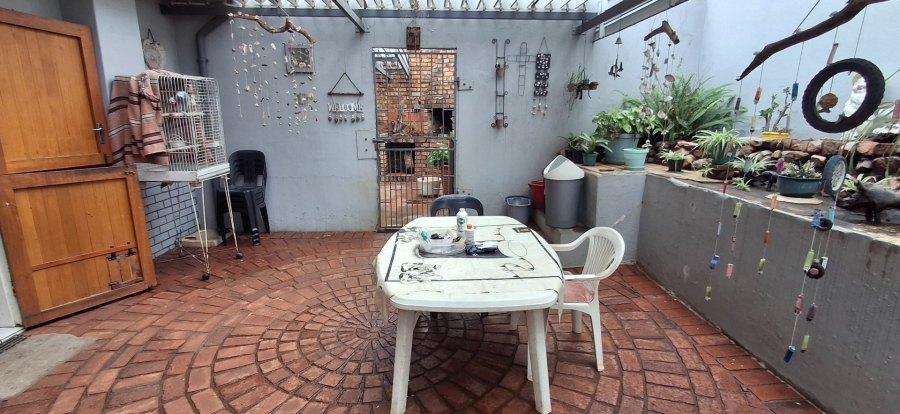 3 Bedroom Property for Sale in Mountain View Gauteng