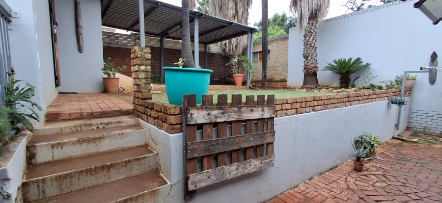 3 Bedroom Property for Sale in Mountain View Gauteng