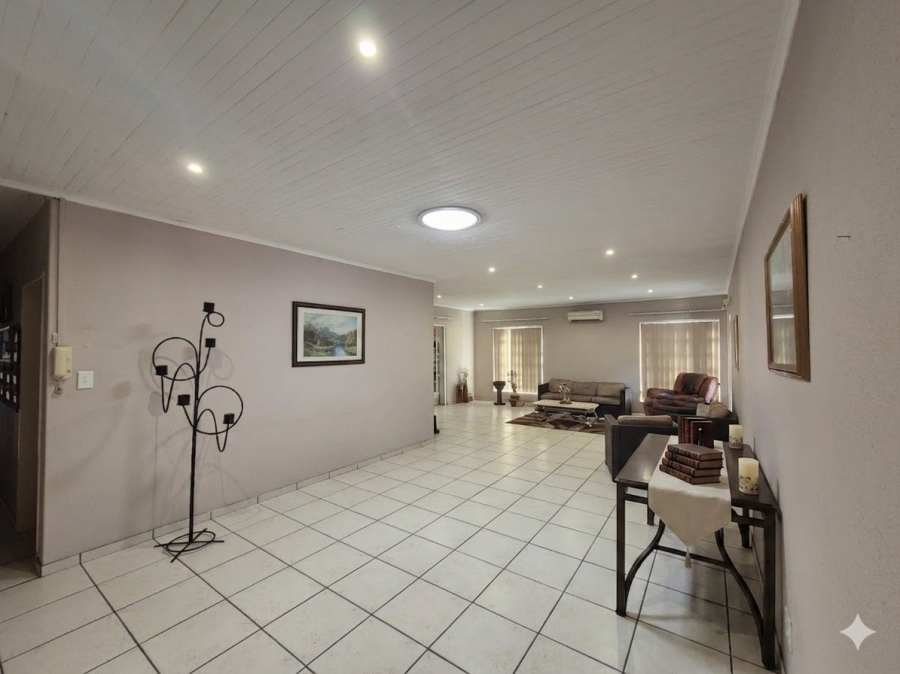 3 Bedroom Property for Sale in Vanderbijlpark SW 5 Gauteng