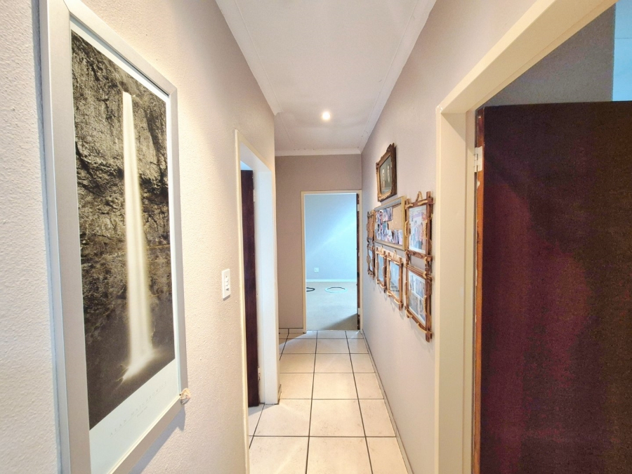 3 Bedroom Property for Sale in Vanderbijlpark SW 5 Gauteng