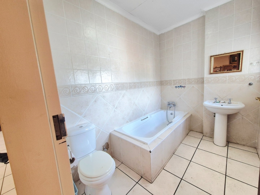 3 Bedroom Property for Sale in Vanderbijlpark SW 5 Gauteng