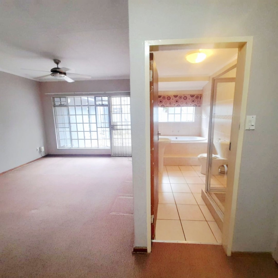 3 Bedroom Property for Sale in Vanderbijlpark SW 5 Gauteng
