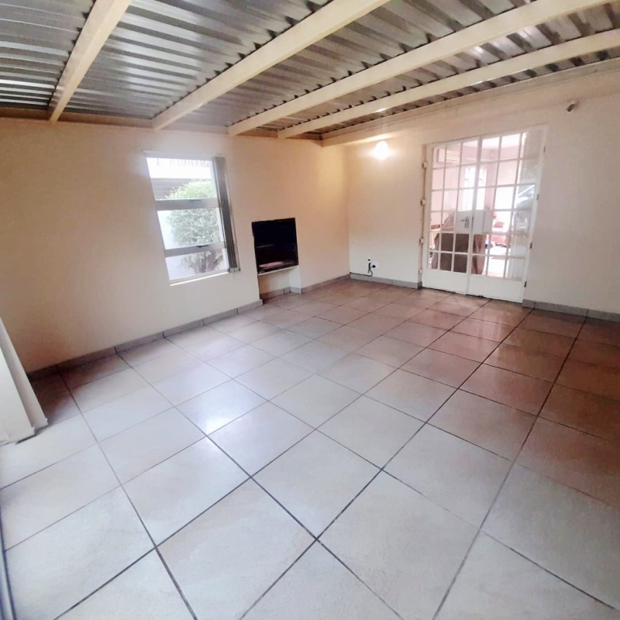 3 Bedroom Property for Sale in Vanderbijlpark SW 5 Gauteng