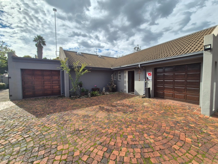 3 Bedroom Property for Sale in Vanderbijlpark SW 5 Gauteng