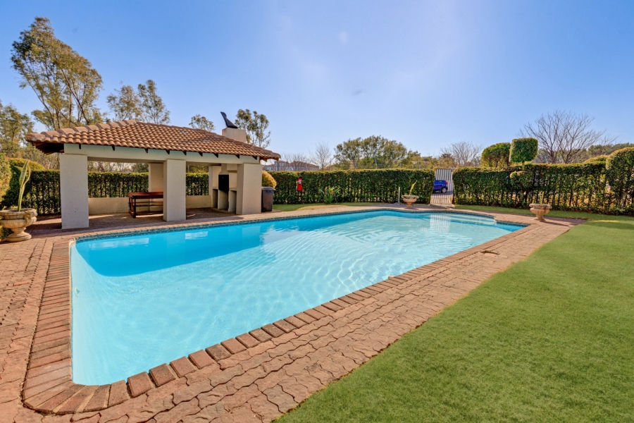 To Let 2 Bedroom Property for Rent in Sunninghill Gauteng