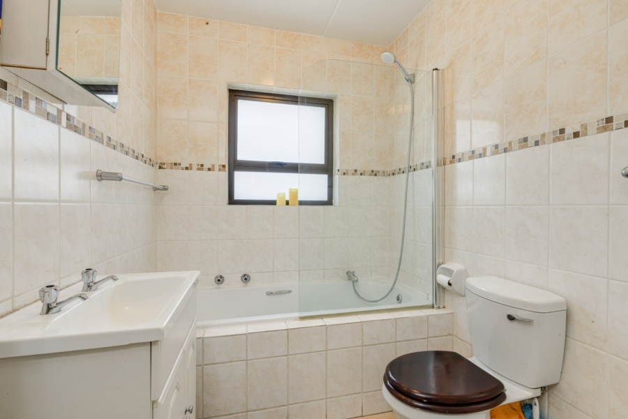 To Let 2 Bedroom Property for Rent in Sunninghill Gauteng