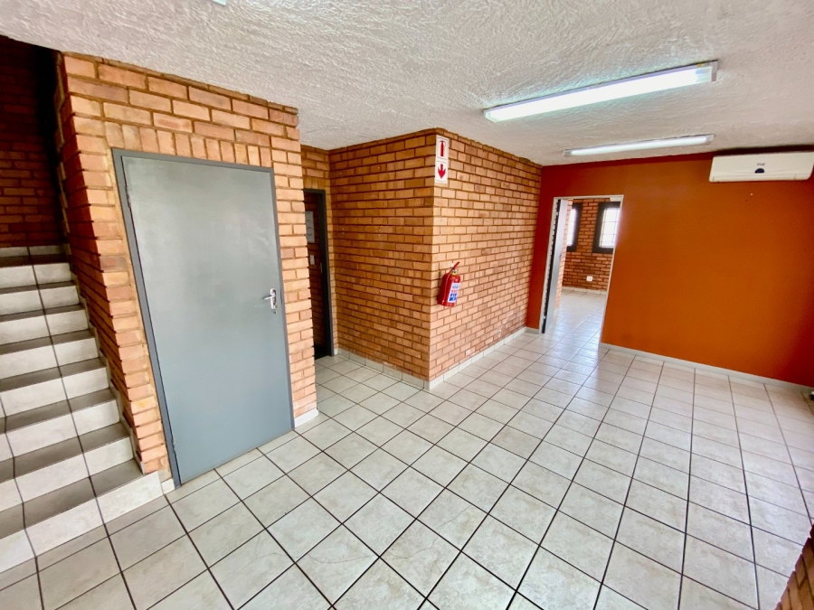 To Let Commercial Property for Rent in Hennopspark Industrial Gauteng