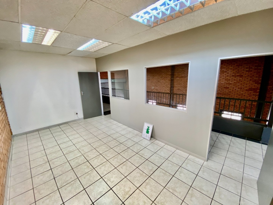 To Let Commercial Property for Rent in Hennopspark Industrial Gauteng