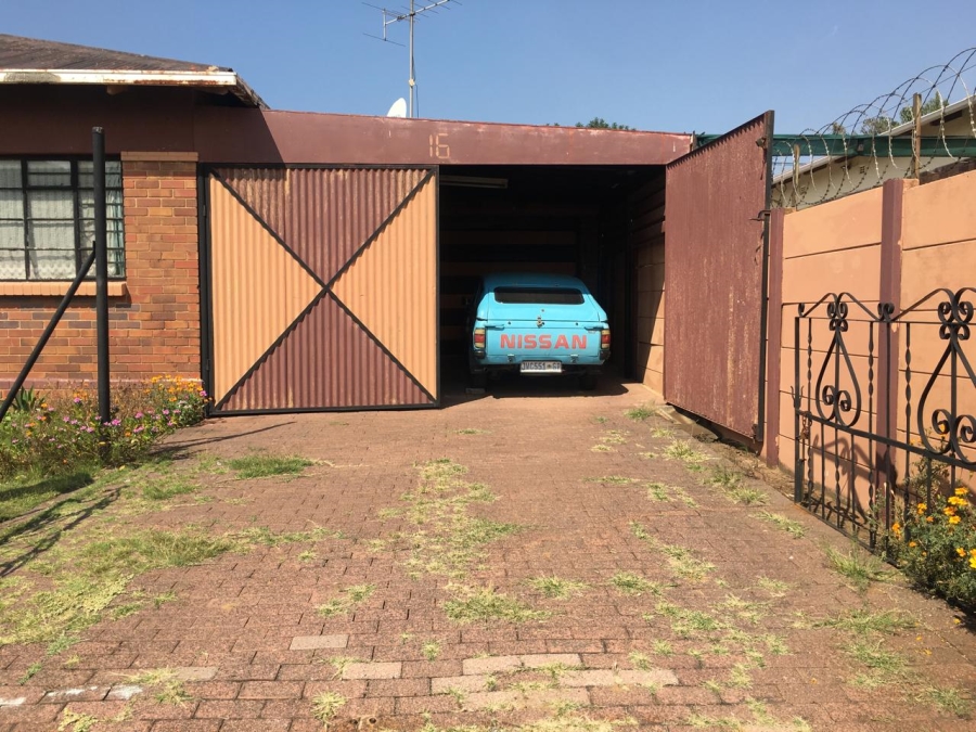 2 Bedroom Property for Sale in South Hills Gauteng