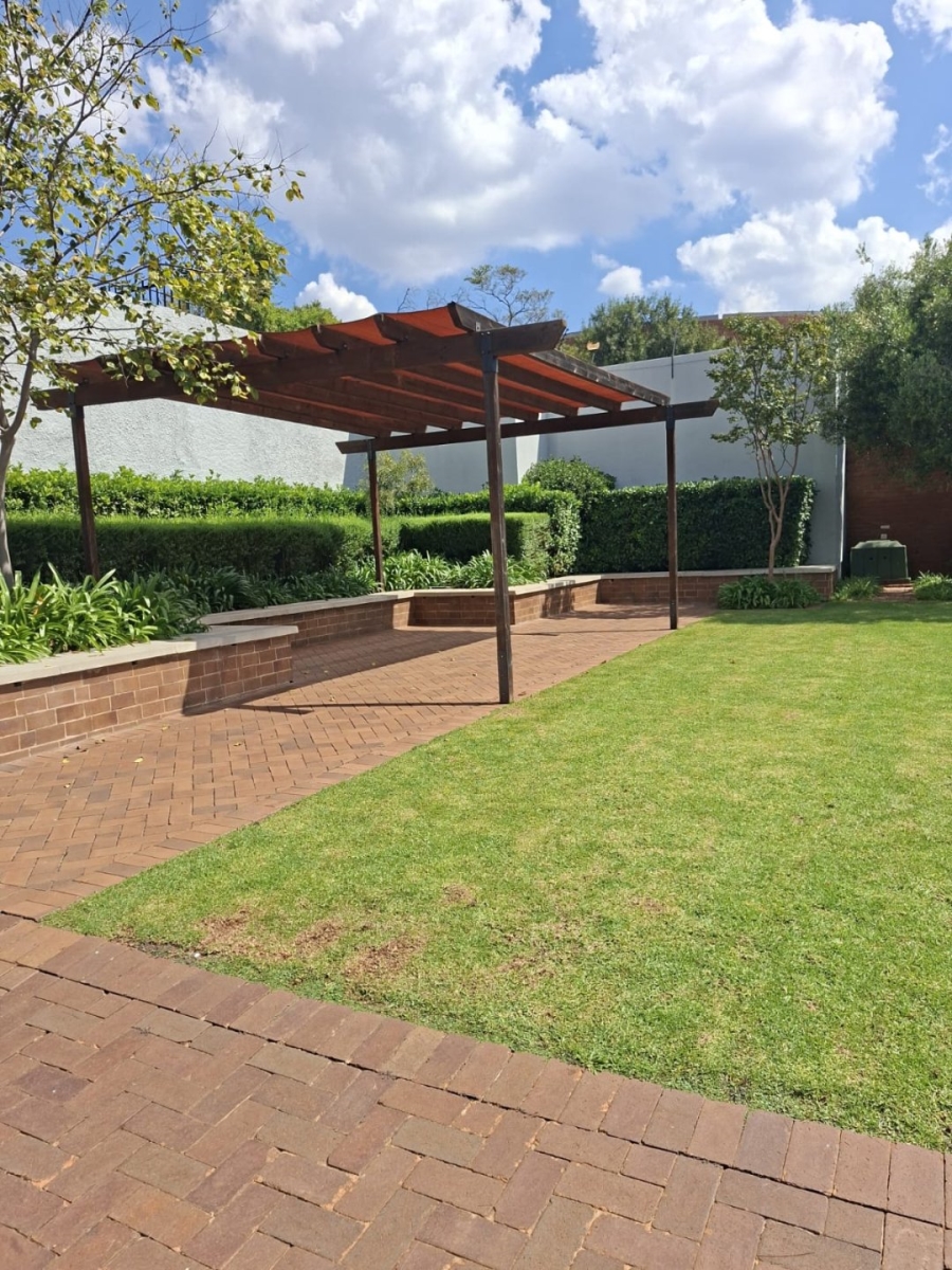 1 Bedroom Property for Sale in Upper Houghton Gauteng