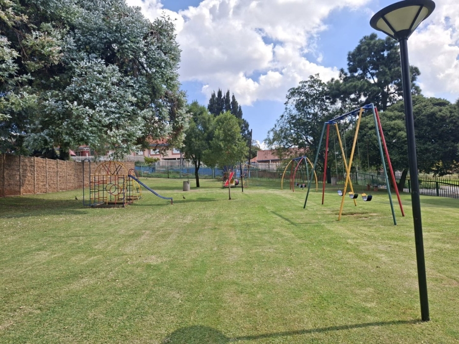 1 Bedroom Property for Sale in Upper Houghton Gauteng