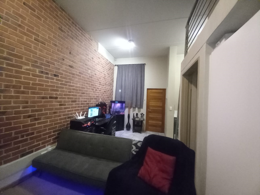 1 Bedroom Property for Sale in Upper Houghton Gauteng