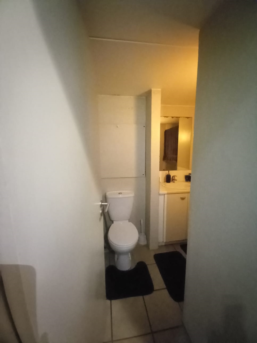 1 Bedroom Property for Sale in Upper Houghton Gauteng