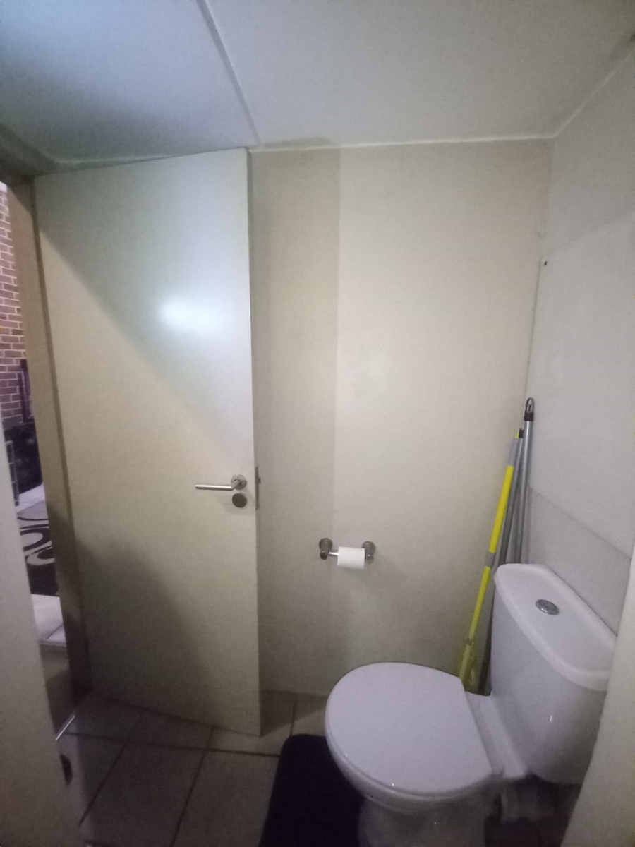 1 Bedroom Property for Sale in Upper Houghton Gauteng