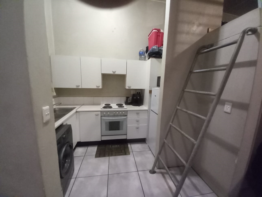 1 Bedroom Property for Sale in Upper Houghton Gauteng