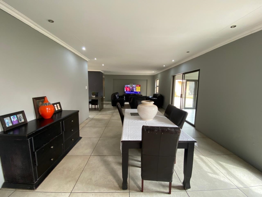 4 Bedroom Property for Sale in Vanderbijlpark SE 8 Gauteng