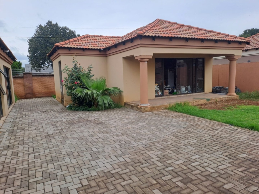 4 Bedroom Property for Sale in Vanderbijlpark SE 8 Gauteng