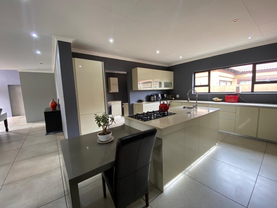 4 Bedroom Property for Sale in Vanderbijlpark SE 8 Gauteng