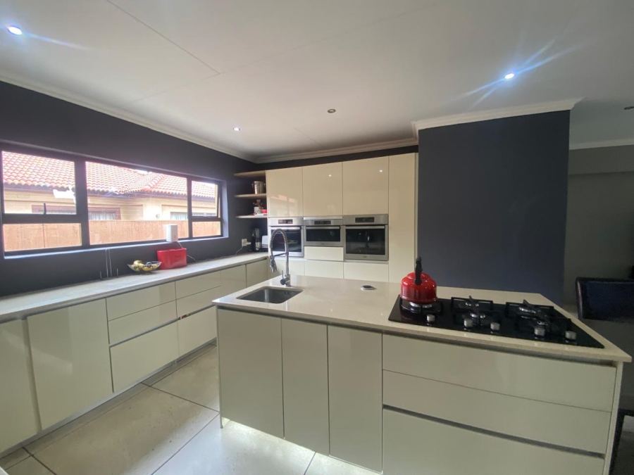4 Bedroom Property for Sale in Vanderbijlpark SE 8 Gauteng