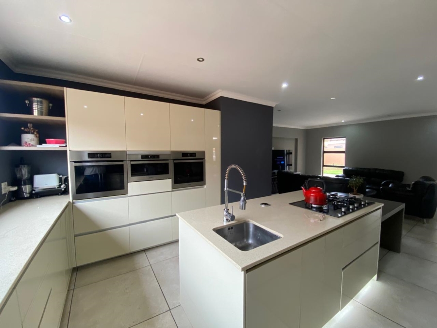 4 Bedroom Property for Sale in Vanderbijlpark SE 8 Gauteng