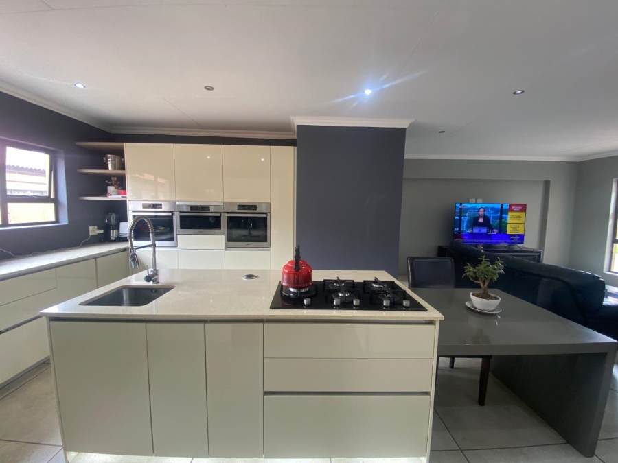 4 Bedroom Property for Sale in Vanderbijlpark SE 8 Gauteng
