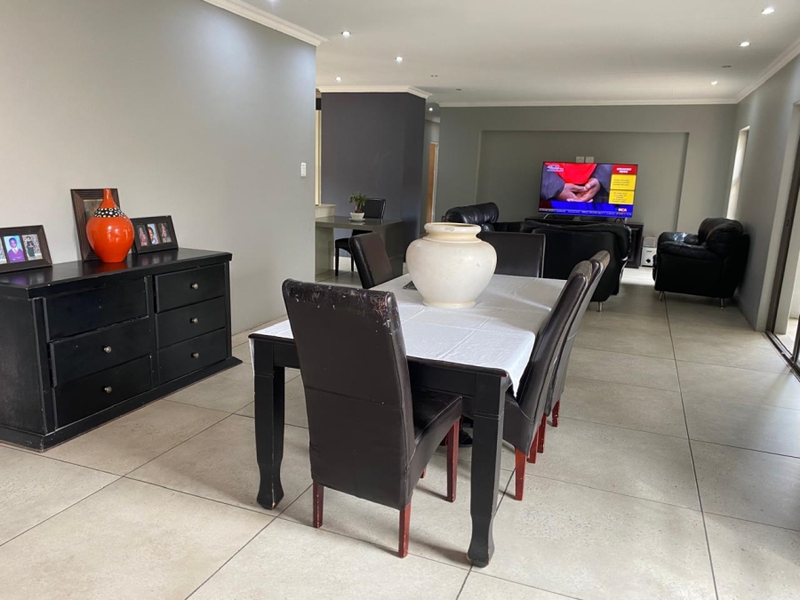 4 Bedroom Property for Sale in Vanderbijlpark SE 8 Gauteng