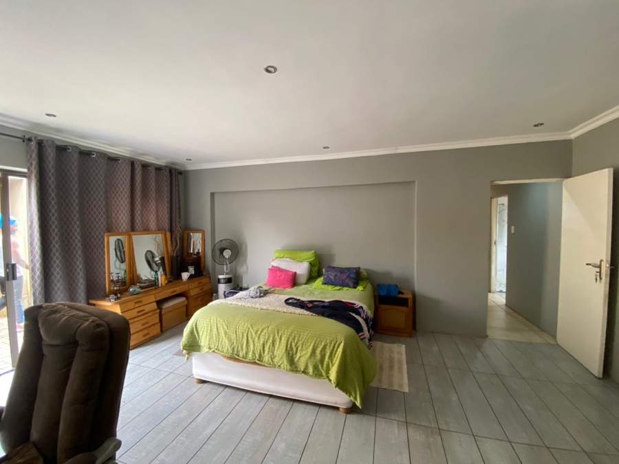 4 Bedroom Property for Sale in Vanderbijlpark SE 8 Gauteng