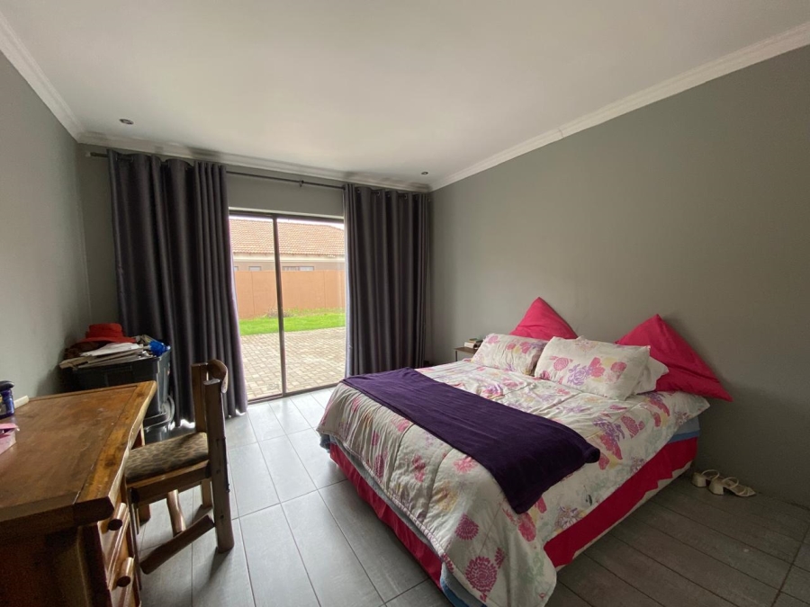 4 Bedroom Property for Sale in Vanderbijlpark SE 8 Gauteng
