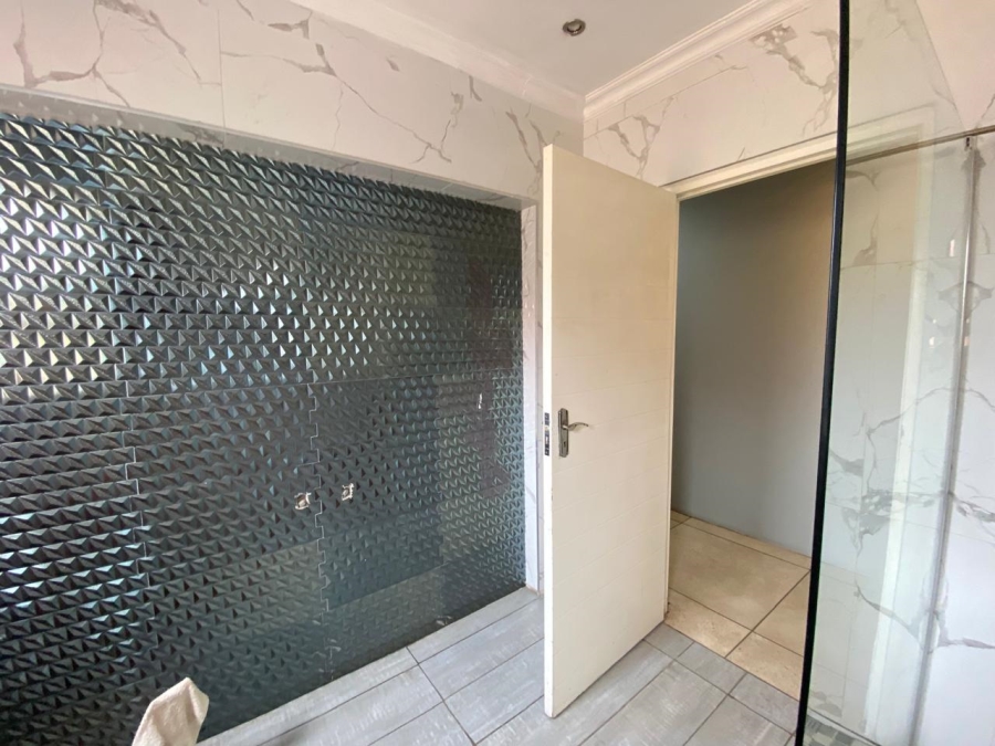 4 Bedroom Property for Sale in Vanderbijlpark SE 8 Gauteng