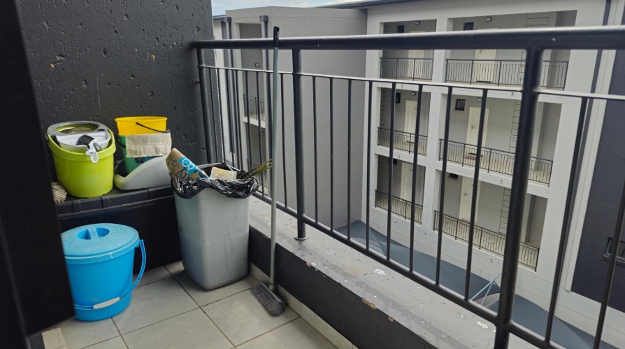 2 Bedroom Property for Sale in Grand Central Gauteng