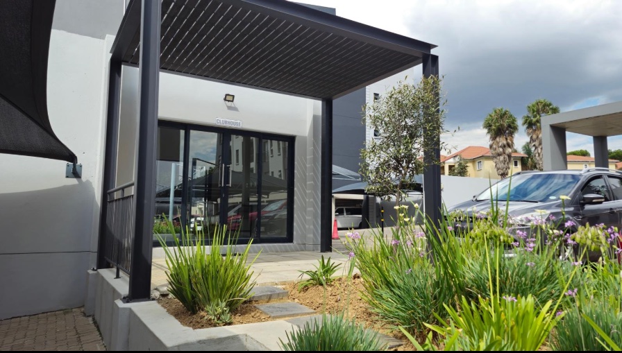 2 Bedroom Property for Sale in Grand Central Gauteng