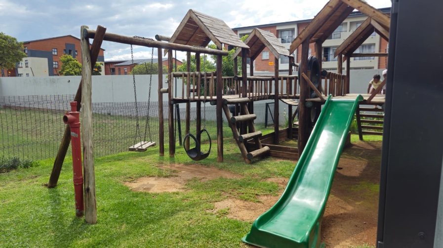 2 Bedroom Property for Sale in Grand Central Gauteng