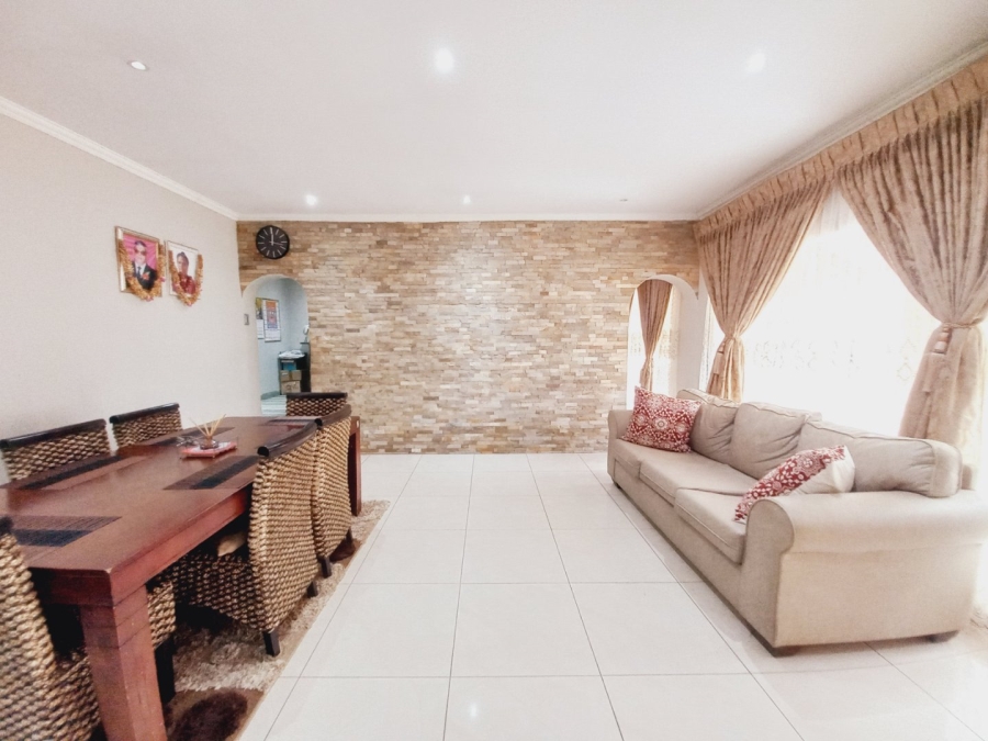 3 Bedroom Property for Sale in Illiondale Gauteng