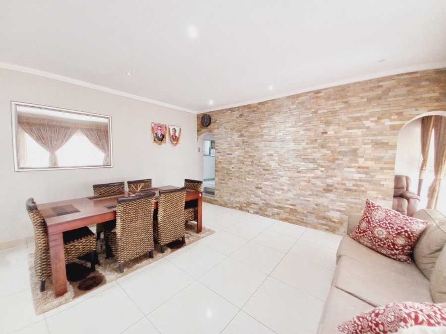 3 Bedroom Property for Sale in Illiondale Gauteng