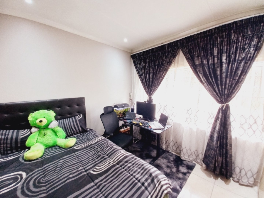3 Bedroom Property for Sale in Illiondale Gauteng