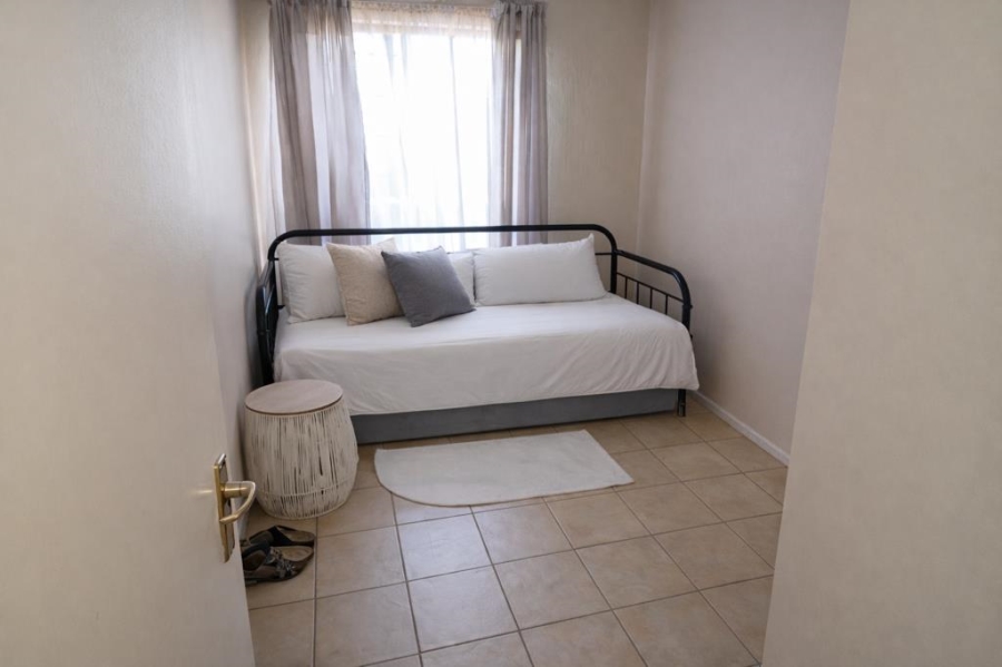 2 Bedroom Property for Sale in Sunninghill Gauteng