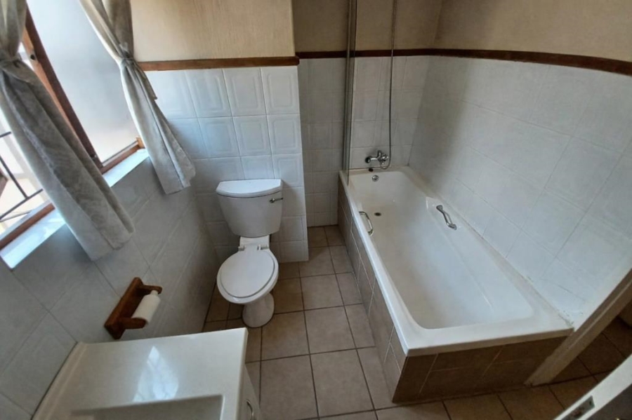 2 Bedroom Property for Sale in Sunninghill Gauteng